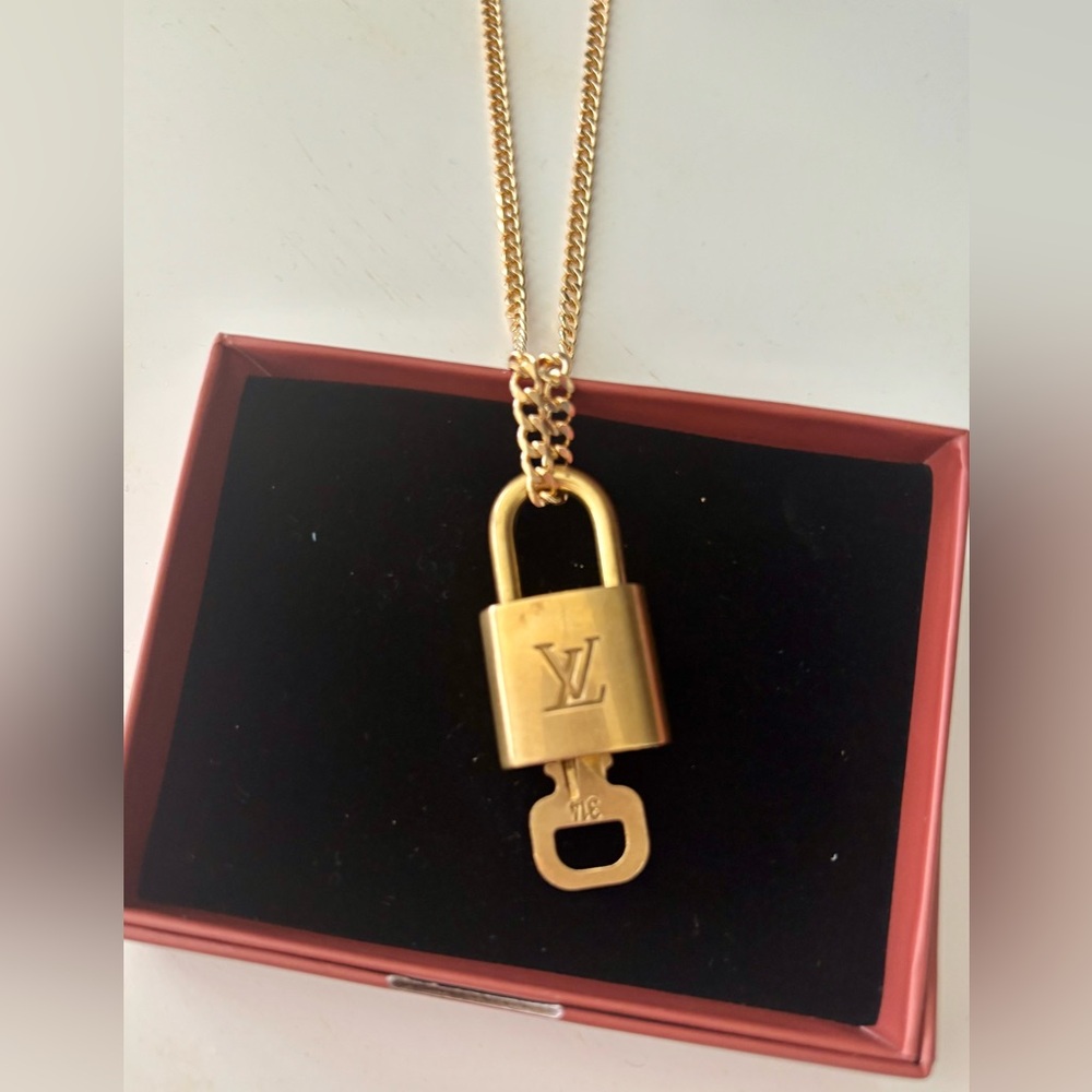 LOW START!🔥Louis Vuitton Gold Padlock w/ FREE necklace! - Picture 8 of 8